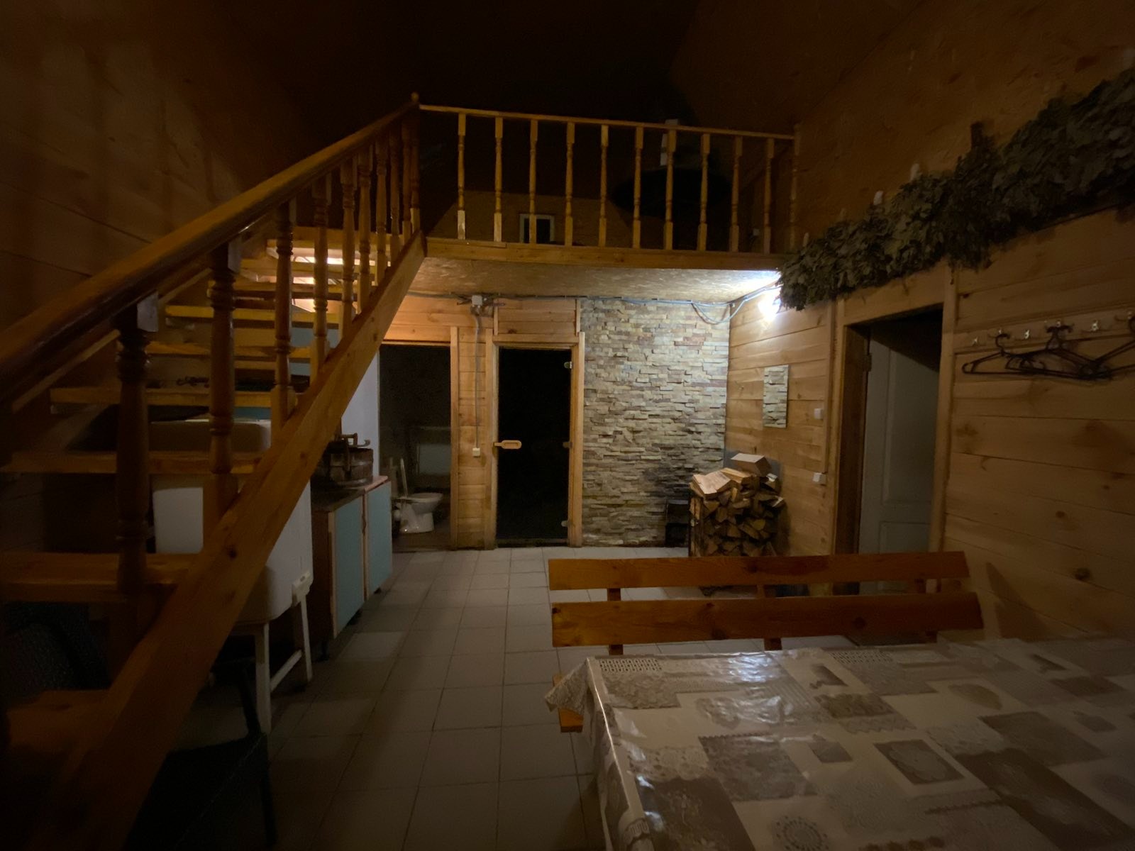 Баня на дровах з віниками в Києві
